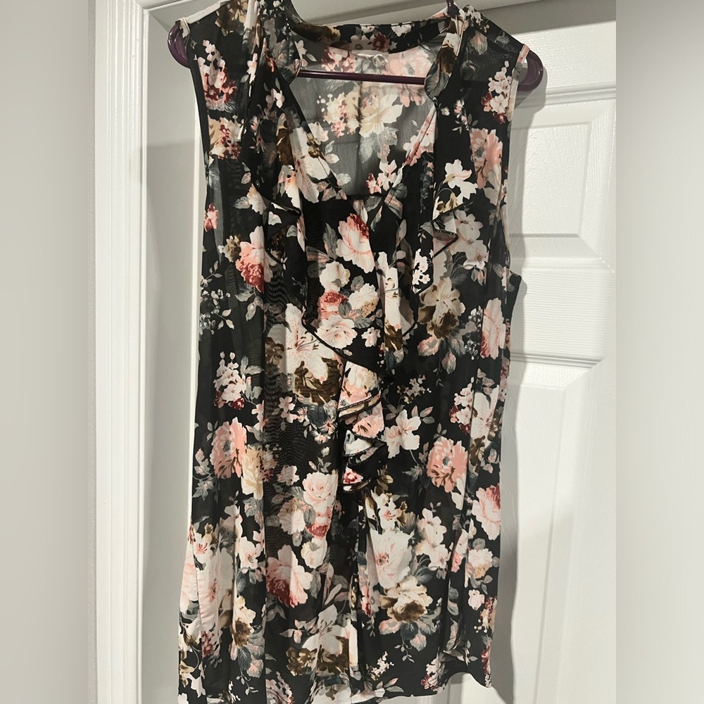 Women’s 3x multi color sleeveless shear material blouse